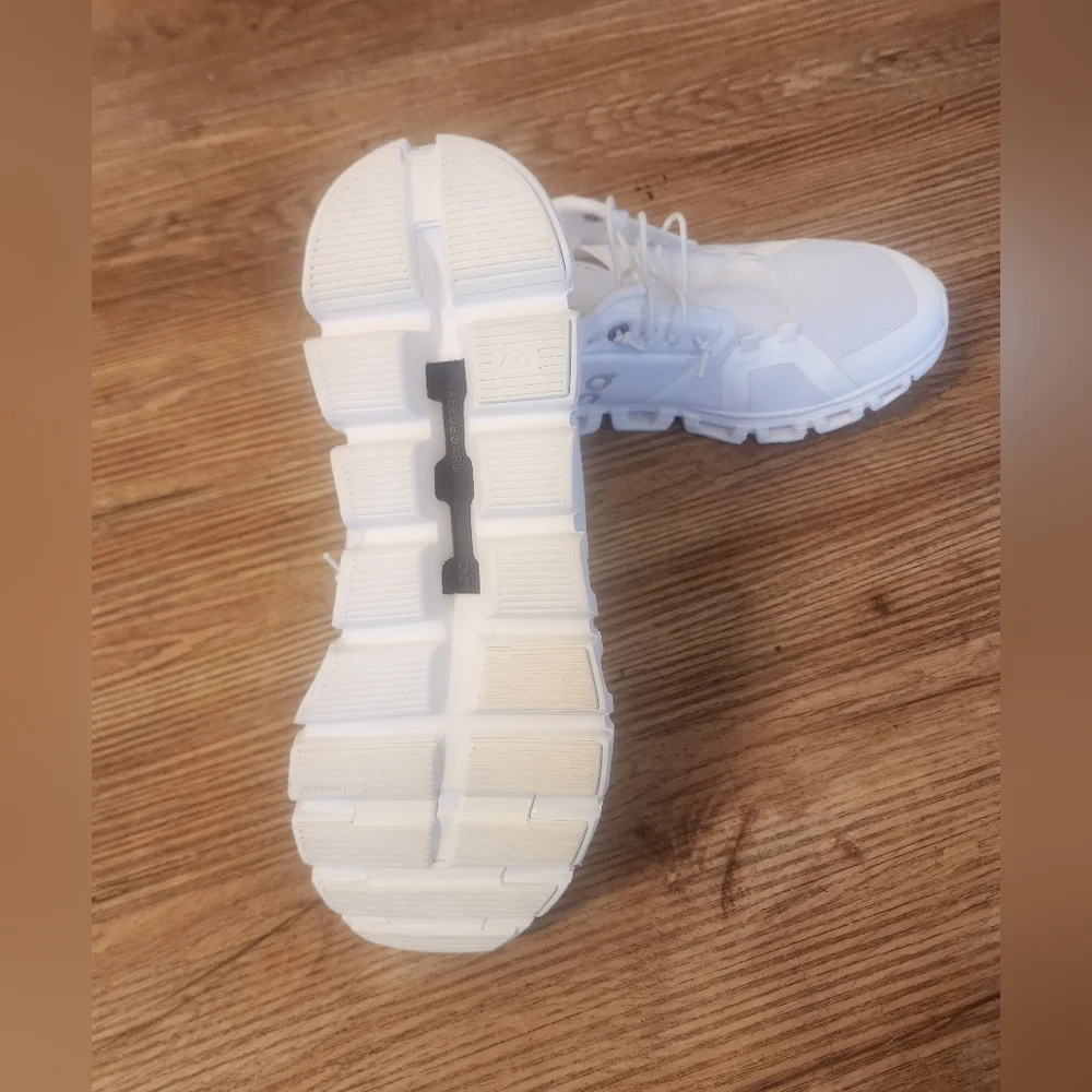 Size 9 Women's On Cloud 6 - Picture 6 of 9